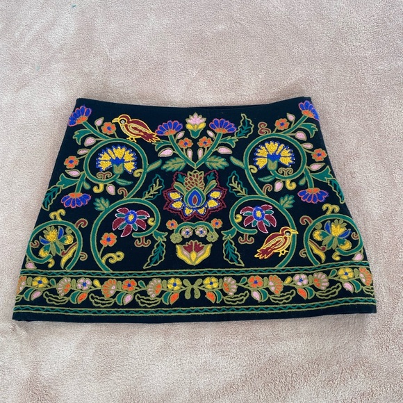 Zara Dresses & Skirts - ZARA - Embroidered Floral Mini Skirt | S
